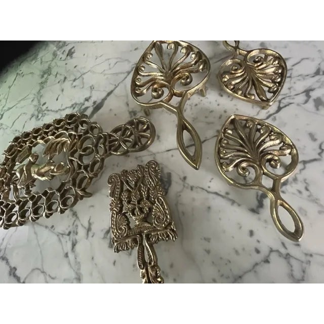 Brass 1950s Mid-Century Virginia Metalcrafters Brass Trivets- Set of 5 For Sale - Image 8 of 12