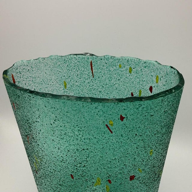 Large Emerald Green Antikva Glass Vase with Color Inclusions by Bertil Vallien for Kosta Boda, 1990s For Sale - Image 11 of 14