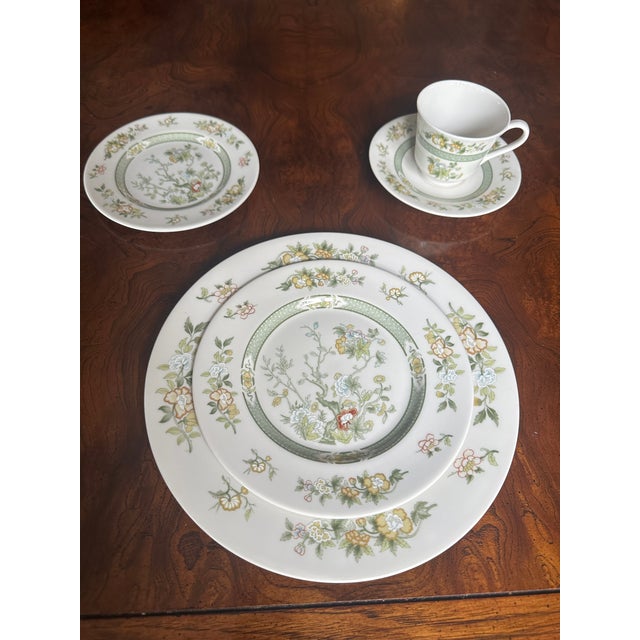 Royal Doulton 1970s Pristine 84-Piece Royal Doulton "Tonkin" Fine Bone China Service for 12 For Sale - Image 4 of 6