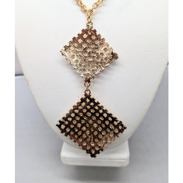 Napier Vintage 1967 Signed Napier Goldtone Woven Diamond Shaped Pendants Necklace For Sale - Image 4 of 8