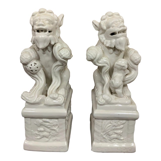 Pair of Mid Century Blanc De Chine, White Foo Dogs / Lions - Chinoiserie Decor For Sale