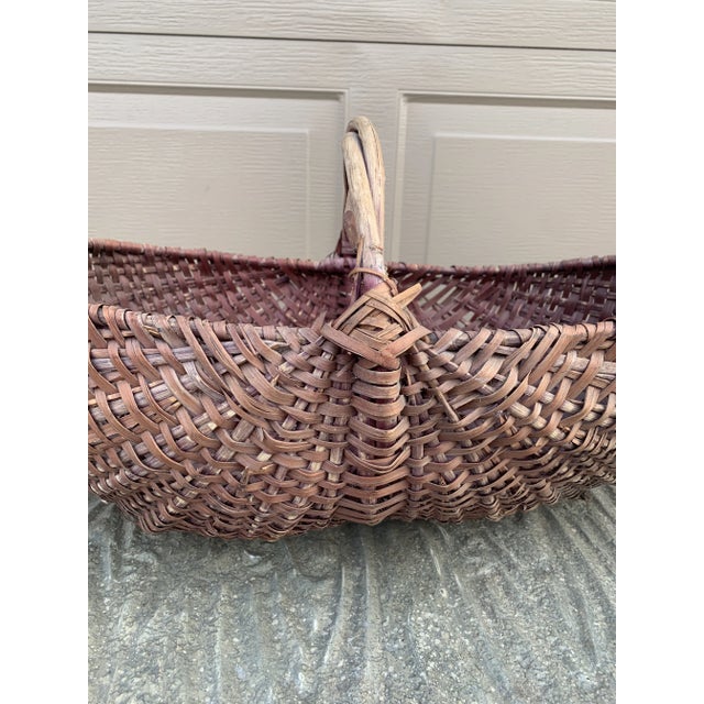 Early 20th Century American Splint Oak Gathering Basket For Sale - Image 9 of 12
