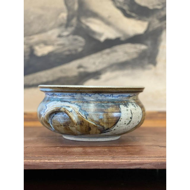 Vintage Ceramic Pot. Made in the 1970s Dimensions. 9 1/2 W ; 8 D ; 4 H