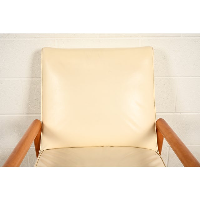Leslie Diamond for Conant Ball Mid-Century Modern Sculpted Solid Birch Lounge Chair, 1950s For Sale In South Bend - Image 6 of 14