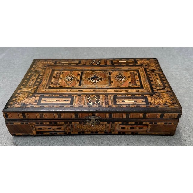 Art Deco Early 20th Century Middle Eastern Moorish Mosaic Micro Marquetry Inlay Jewelry Box For Sale - Image 3 of 18