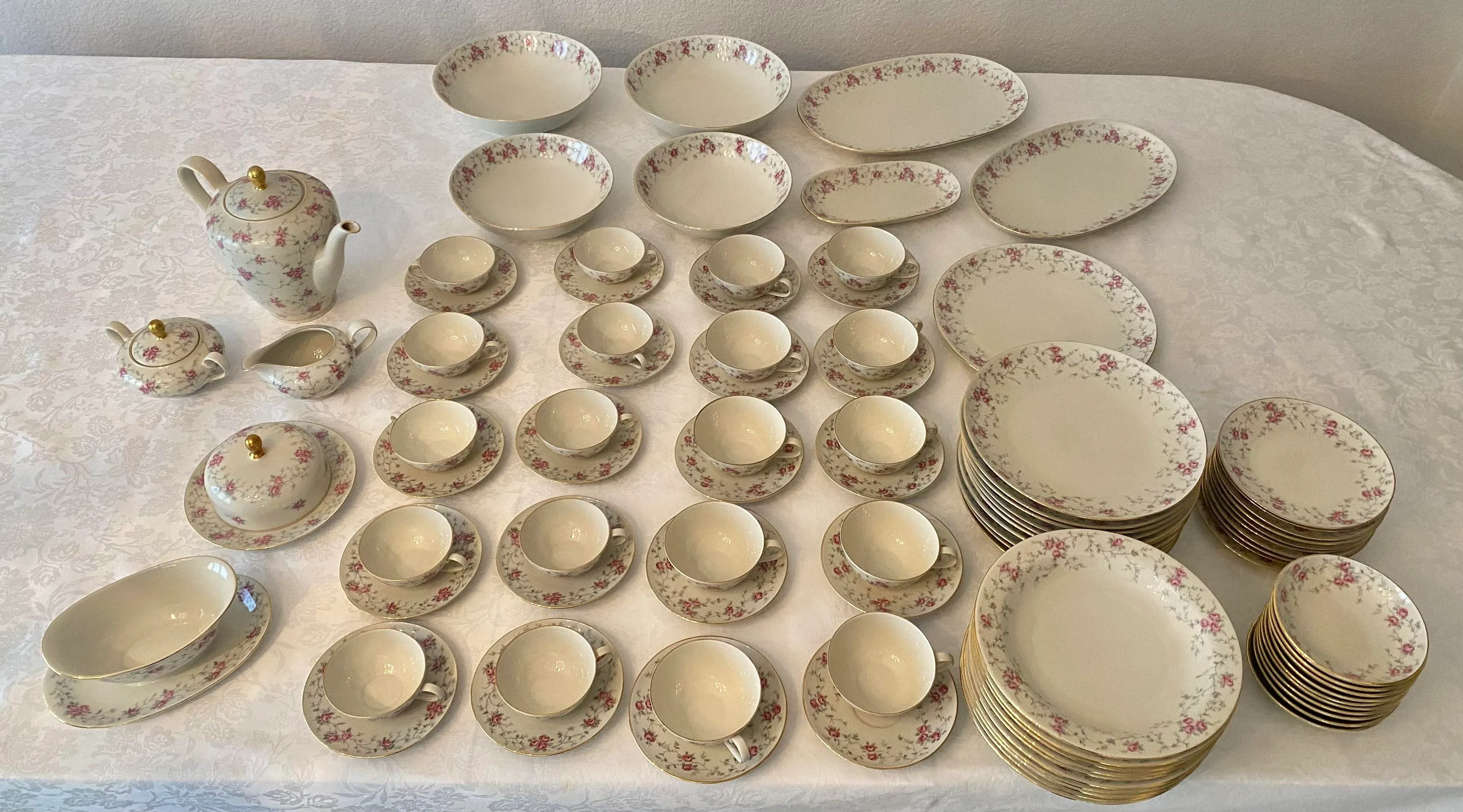 Schumann Bavaria Azberg Sch745 China Set- 105 Pieces 