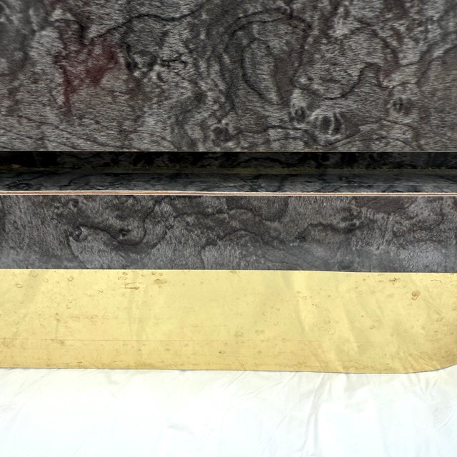 1980s Postmodern Waterfall Laminate & Brass 2 Drawer Nightstands in Gray Burlwood Print - A Pair For Sale - Image 14 of 18