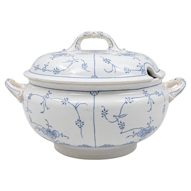 20th Century Belgian Special Edition Porcelain Tureen With Lid For Sale - Image 15 of 18