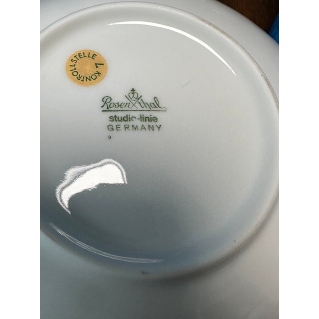 Rosenthal 1970s Rosenthal "Lotus" Platinum Band Designed by Bjorn Wiinbland 12 Place Setting Dinner Service With Full Tea & Coffee Service, and Serving Pieces For Sale - Image 4 of 9