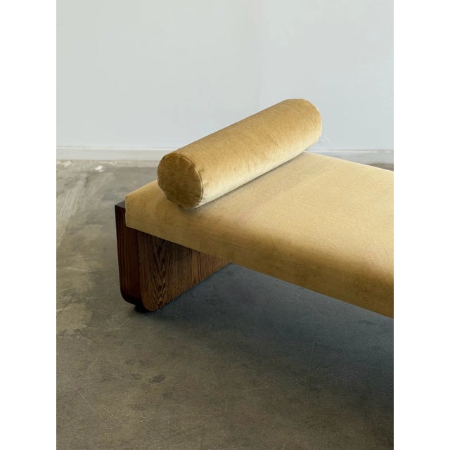 La Luna Daybed in Mohair For Sale - Image 4 of 18
