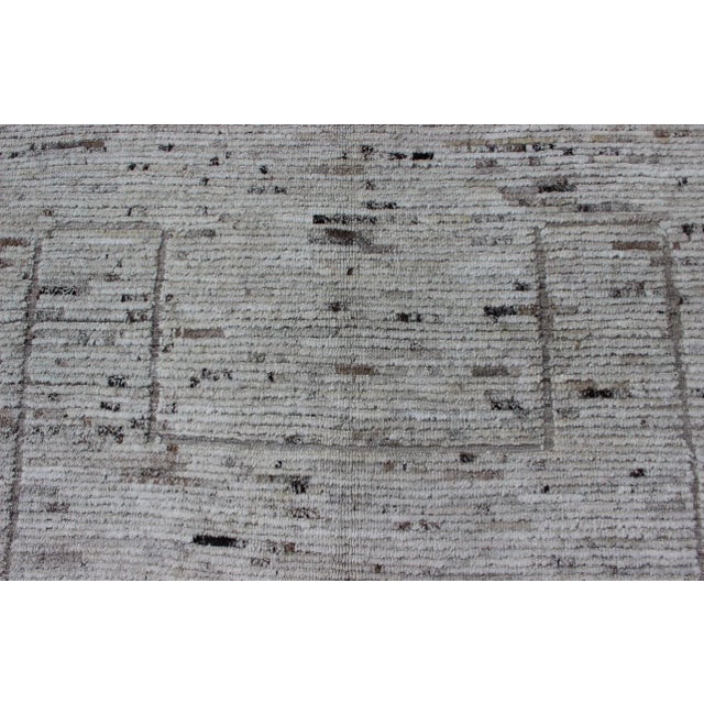 Textile Keivan Woven Arts Minimalist Modern Design Rug in Neutral Tones 9'11 X 11'11 For Sale - Image 7 of 10