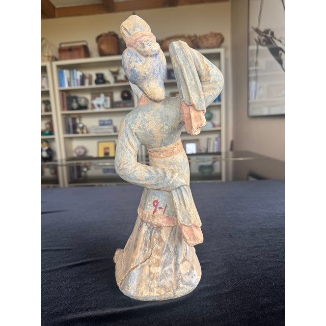 Expressive Carved Chinese Court Lady Figure, Polychrome Dancing Form, Early 20th Century For Sale In Palm Springs - Image 6 of 8