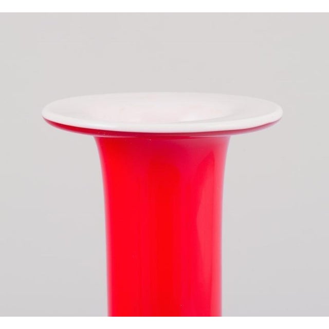 Per Lütken for Holmegaard. "Carnaby" vase in red art glass. 1960s Perfect condition. Dimensions: Height 26.0 cm. x...
