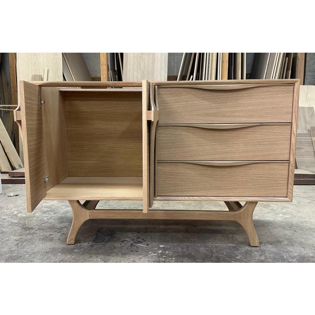 Mid-Century Modern 55” White Oak “Brasilia” Single Sink Vanity – Sculptural Wood Pulls For Sale - Image 3 of 3
