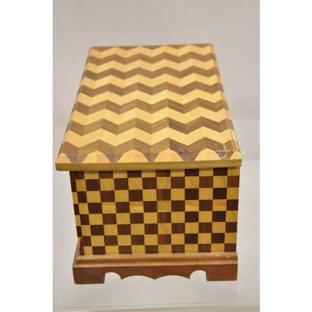 Wood Mid 20th Century Arts & Crafts Mahogany Wood Checkerboard Inlay Handmade Trinket Jewelry Box For Sale - Image 7 of 12