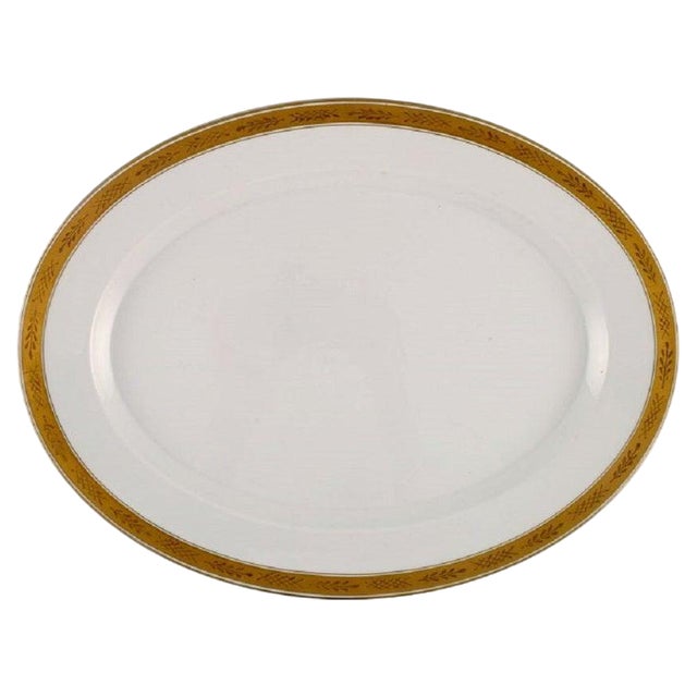 Porcelain Service No. 607 Colossal Serving Dish from Royal Copenhagen, 1943 For Sale