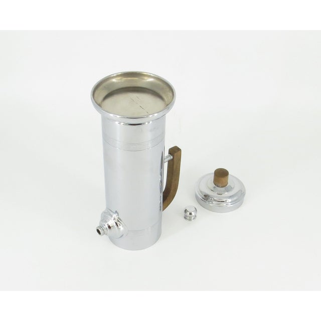 1930s Art Deco Chrome Cocktail Shaker With Wooden Handle by Keystone Silver Co For Sale - Image 9 of 10