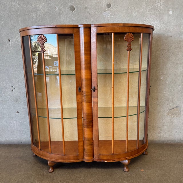 Early 20th Century Art Deco Tiger Oak Curio Cabinet W/ Light For Sale - Image 4 of 14
