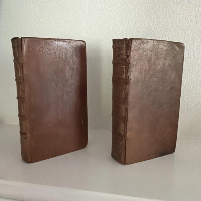 La Vie D’Elizabeth Reine D’Angleterre by Grégoire Leti is a 2-volume important historical biography in French. This...