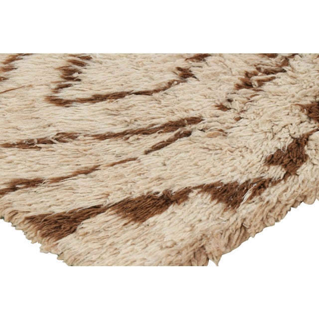 Textile Vintage Moroccan Runner Rug in Beige-Brown With Diamond Medallions | Rug & Kilim For Sale - Image 7 of 7