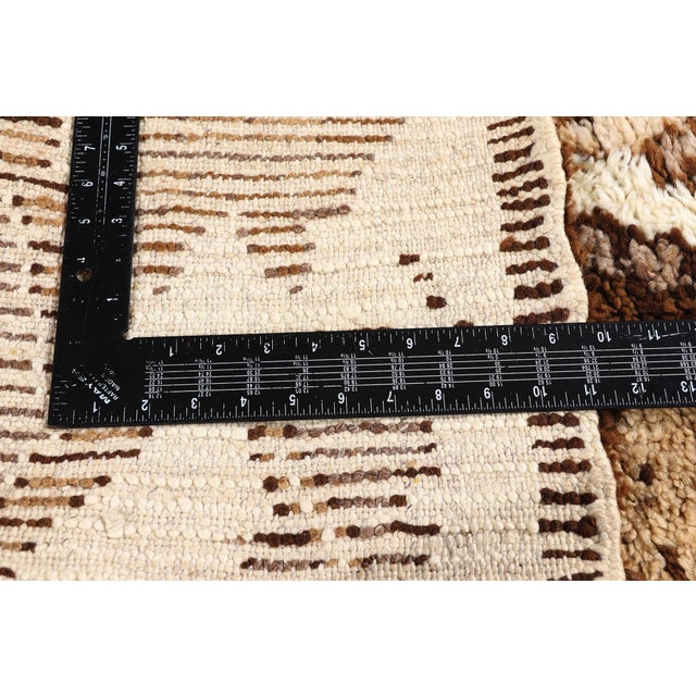 Textile Vintage Azilal Moroccan Rug, 02'04 X 06'08 For Sale - Image 7 of 10