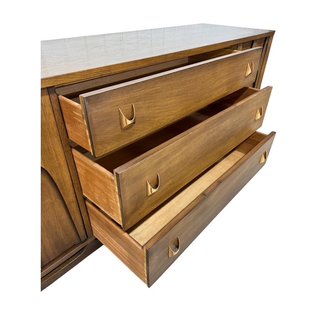 Mid-Century Modern Broyhill Brasilia Walnut Sideboard For Sale - Image 9 of 10