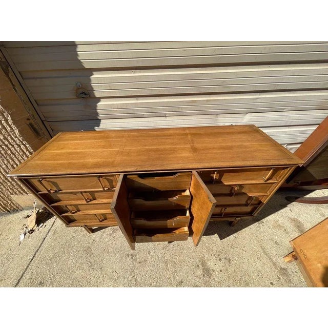 Mid-Century Modern Mid 20th Century Tamerlane by Thomasville Triple Dresser For Sale - Image 3 of 9
