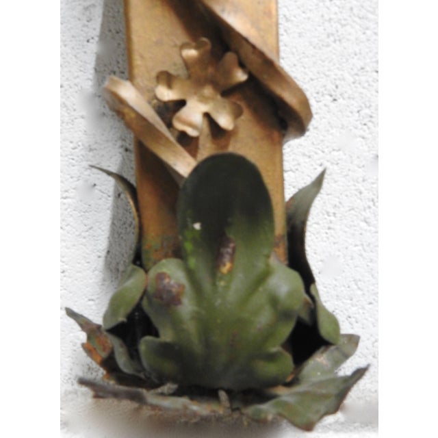 Hand-Painted Italian Wall Planter For Sale In Nashville - Image 6 of 9