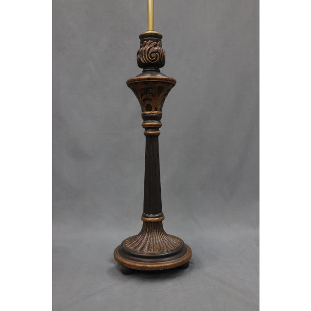 Traditional Vintage Floor Lamp With Bronze Color Knob Design For Sale - Image 3 of 5