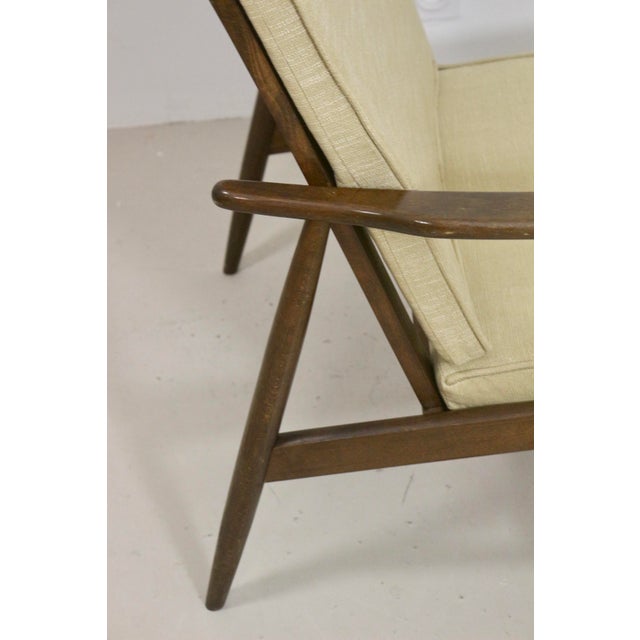 Scandinavian design armchair 1960. Beech structures with an architecture that combines form, elegance and design....