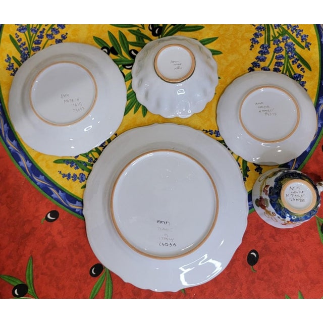 White Vintage Amm Faenza Garofano 5-Piece Place Setting - Hand-Painted Italian Majolica For Sale - Image 8 of 8