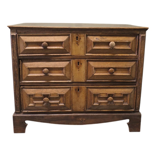 Antique Chest of Drawers in Oak, 1600s For Sale