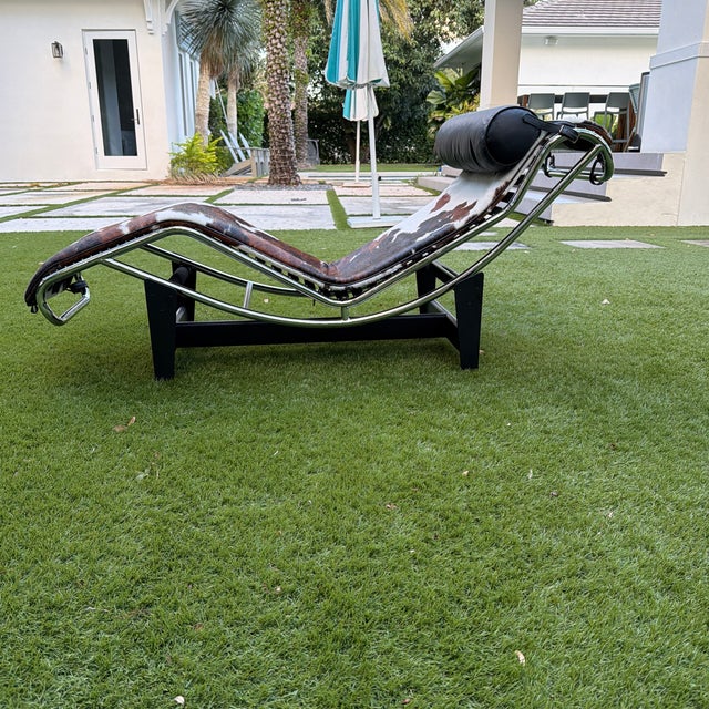 2000 - 2009 Vintage, Great Condition! Le Corbusier Attributed Cow Hide Chaise: Lc4 For Sale - Image 5 of 8