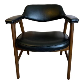 Example of Paoli Chair Company Accent Chairs