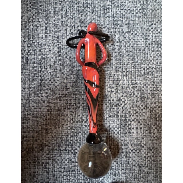 Murano Vintage Murano Venezia Two Lovers Embracing Hugging Glass Red Black Figurine For Sale - Image 4 of 5