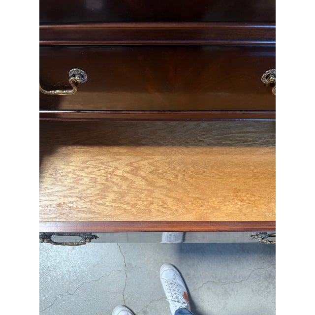 1950s Centennial Collection by Bernhardt Mahogany Serpentine Tall Chest of 8 Drawers For Sale In Atlanta - Image 6 of 10