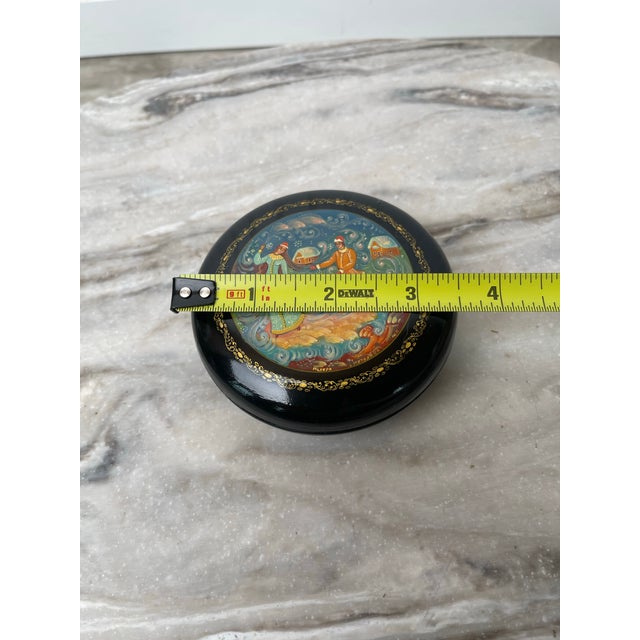 Vintage Mstera Lacquer Box, Hand Painted Soviet Folk Art, Metelitsa Snowstorm Winter Scene, Signed Gift for Art Collector, 1970s Papier Mache Casket For Sale - Image 4 of 12