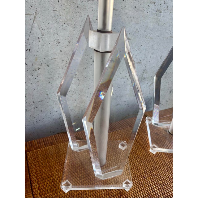 Mid-Century Modern Vintage 1970s Sculptural Lucite Lamps Pair - Mid Century Modern For Sale - Image 3 of 8