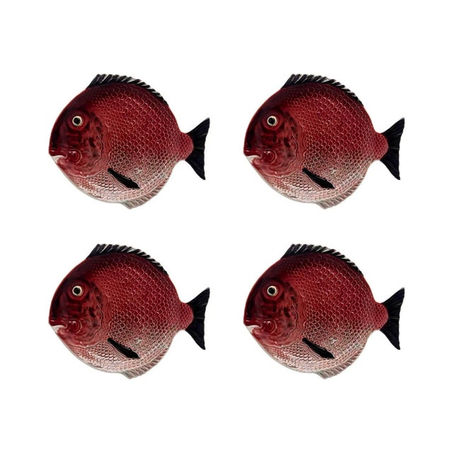 Bordallo Pinheiro Bordallo Pinheiro Fish Dinner Plates, Set of 4 For Sale - Image 4 of 4