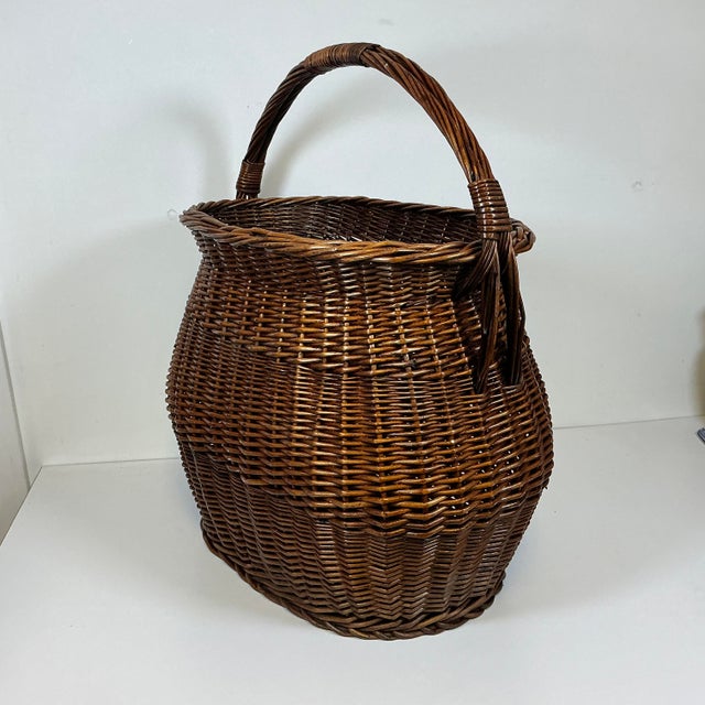 Mid-Century Large Boho Chic French Country Market Wicker Basket With Handle For Sale - Image 13 of 16