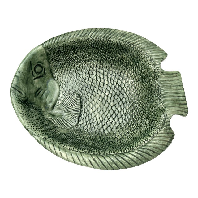 Vintage Style-Eyes Green Fish Serving Bowl For Sale