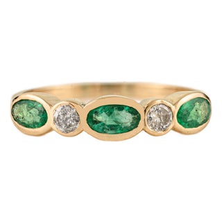 Oval Cut Three Stone Emerald Engagement Ring Size 5.5 With Natural Diamonds in 18k Gold For Sale