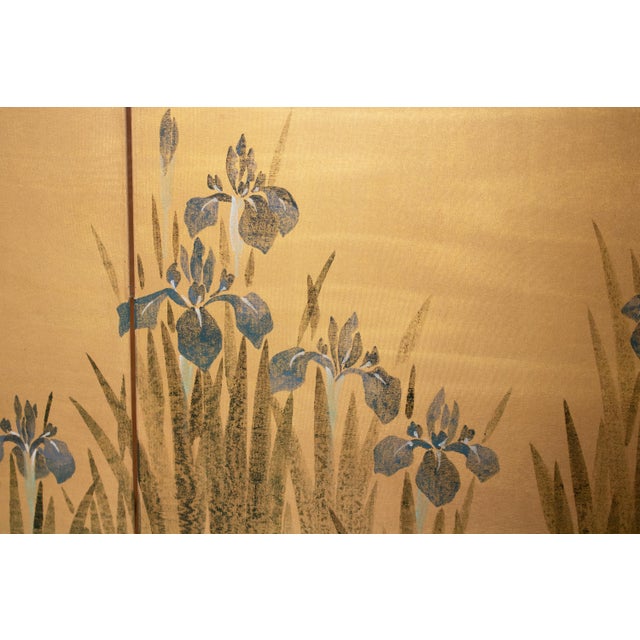 "Iris and Kingfisher", Showa Era Ogata Kōrin Style Japanese Painted Silk Byobu Screen For Sale - Image 4 of 17