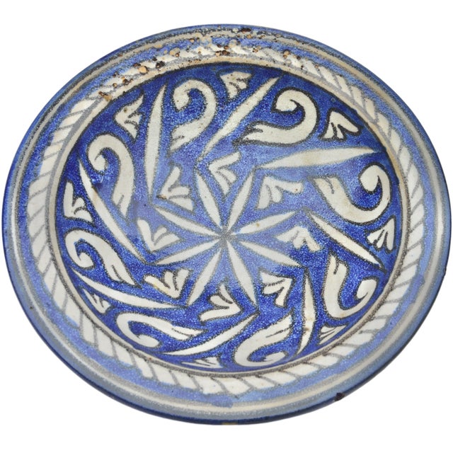 Gothic Early 20th Century Moroccan Blue Judaical Pattern Ceramic Decorative Plate For Sale - Image 3 of 10