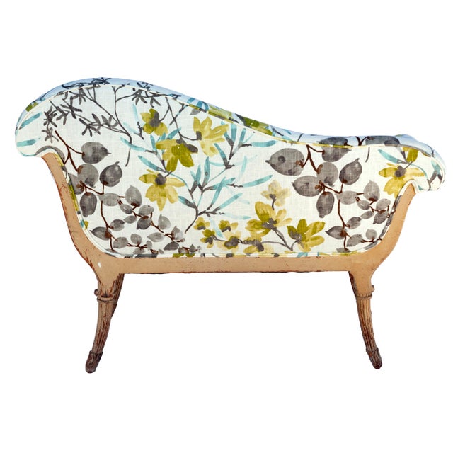 Early 20th Century Deco Petite Mahogany Chaise in Printed Linen For Sale - Image 4 of 12