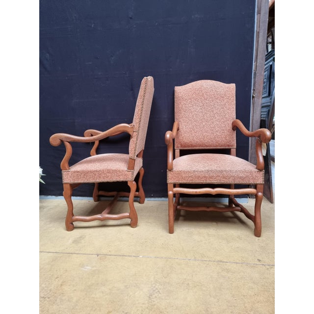 Early 20th Century French Louis XIII Style Walnut Os de Mouton Chairs with Scrolling Arms - a Pair For Sale In Atlanta - Image 6 of 12