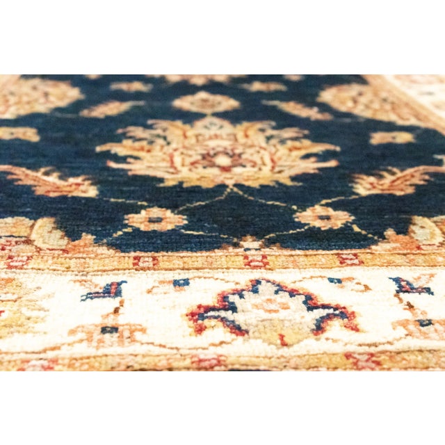 Middle Eastern Rug in Wool For Sale - Image 6 of 9