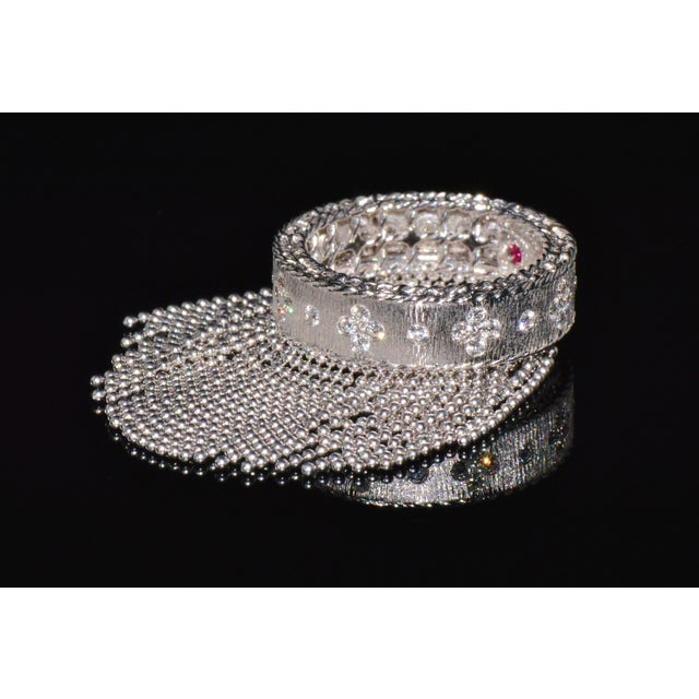 Authentic Roberto Coin Princess Tassel Fringe natural diamond 18K solid white gold ring. This elegant vintage designer...