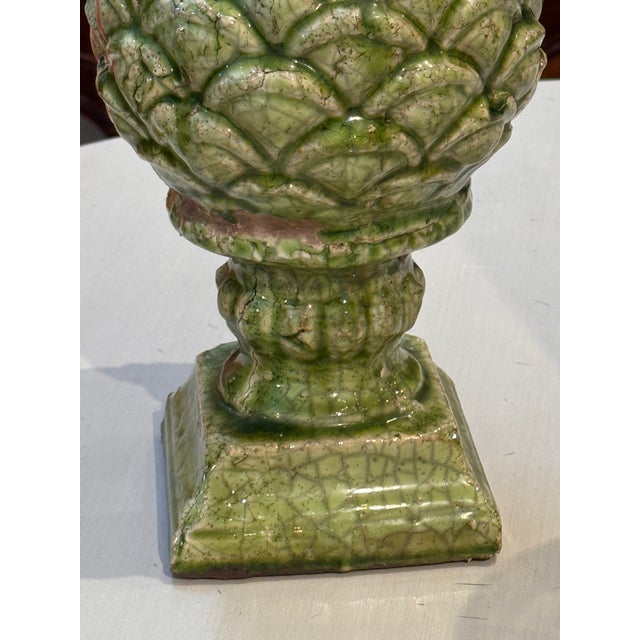 Traditional 1950s Pair of Green Glazed Ceramic Artichoke Finials on Plinths For Sale - Image 3 of 7