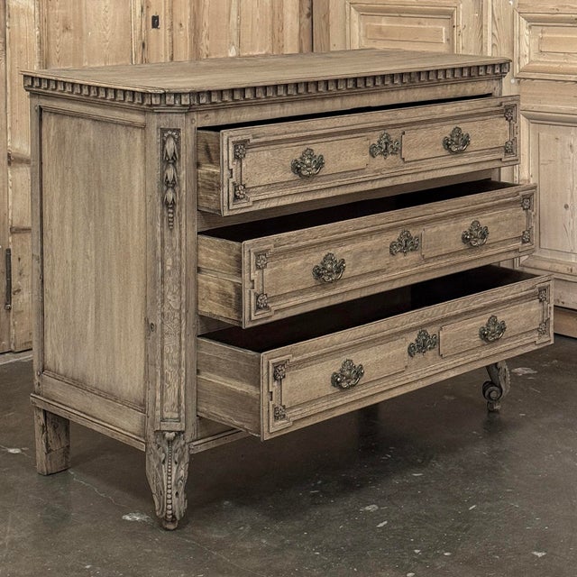 18th Century French Louis XVI Commode ~ Chest of Drawers in Stripped Oak For Sale - Image 14 of 18